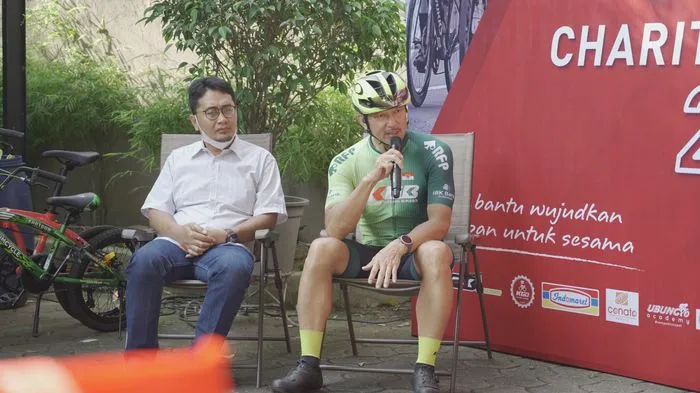 Implementasi donasi Ayobantu dan Kelapa Gading Bikers kepada Yayasan Ginjal Indonesia