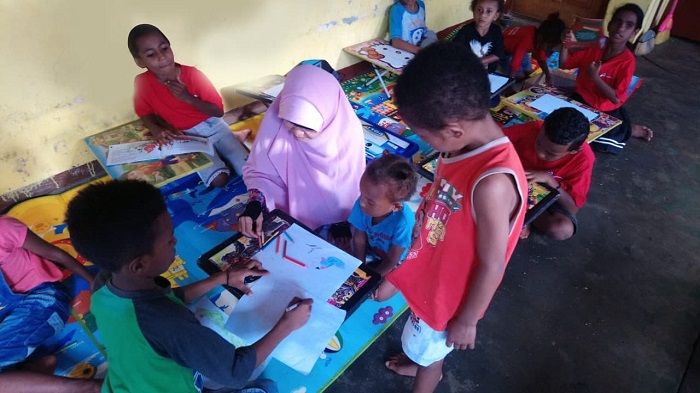 Memajukan pendidikan anak di Papua melalui Rumah Pintar.